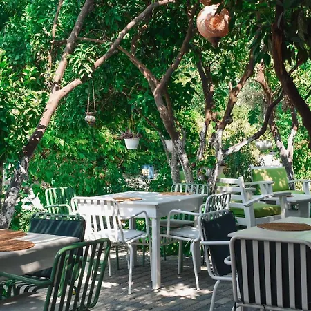 La Sorella Hotel *